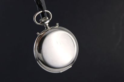 JUNGHANS
Montre gousset en acier. Boitier...