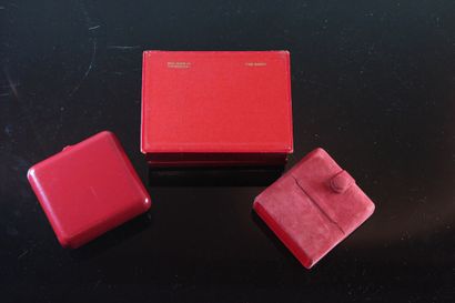 OMEGA
Réunion de trois écrins des années...