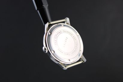 MATHEY TISSOT
Montre bracelet en acier. Boitier...
