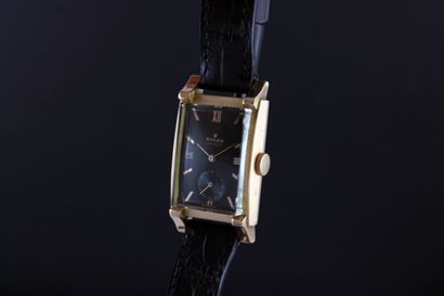 ROLEX Précision
Montre en or rose 18k. Boitier...