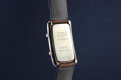 FRED
Montre double fuseau horaires