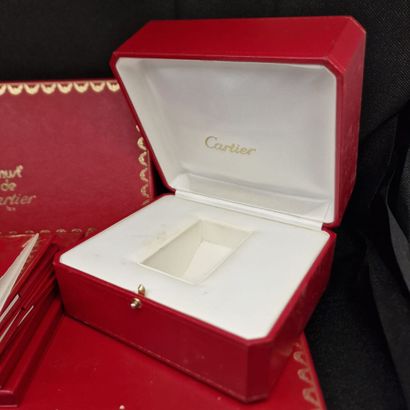 CARTIER
Réunion d'écrin pour montre, carré...