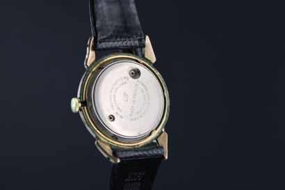 LIP Elgiloy
Montre bracelet plaqué or. Boitier...