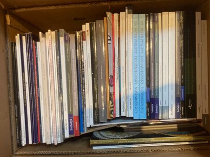 Réunion de deux cartons de catalogues de...