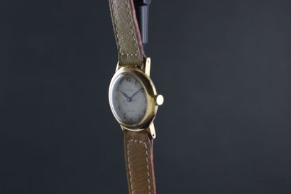 OMEGA réf. 511.262
Montre bracelet plaquée...
