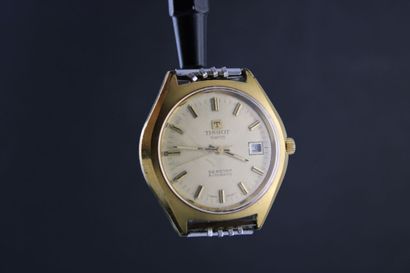 TISSOT 
Montre bracelet plaquée or. Boitier...