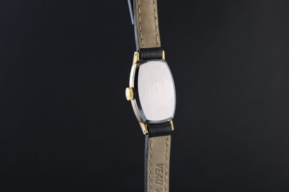 OMEGA réf. MD511.222
Montre de dame plaquée...