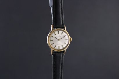 OMEGA réf. 511.0451
Montre bracelet de dame...