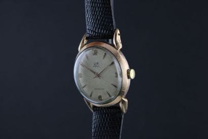 LIP Elgiloy
Montre bracelet plaqué or. Boitier...