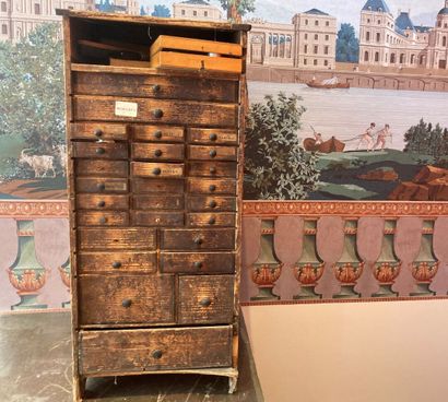 Layette d'horloger en bois avec fournitures,...