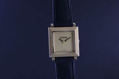 BOUCHERON Carré réf. AK 421675
Montre bracelet...