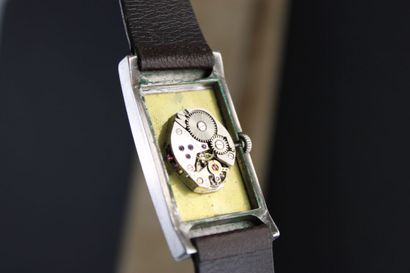 YEMA 1970s
Montre bracelet en argent. Boitier...