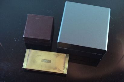 LONGINES
Réunion de trois écrins comprenant...