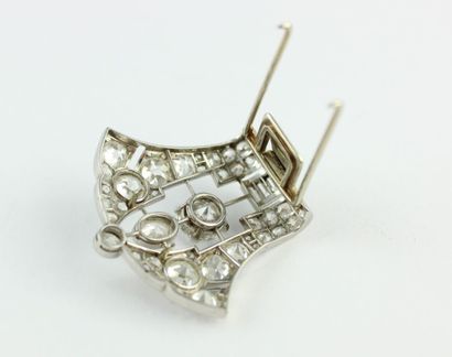 Broche / clip d'époque art déco en or gris...