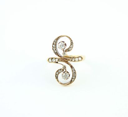 Bague belle époque en or jaune 18K (750/1000)...