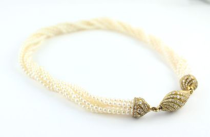 Collier à 8 rangs de perles de culture, le...