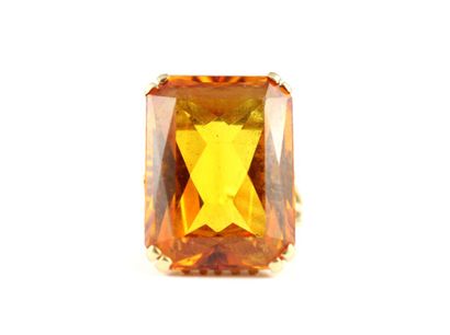 Bague de cocktail en or jaune 18K (750/1000)...