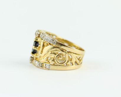Bague en or jaune 18K (750/1000) à décor...