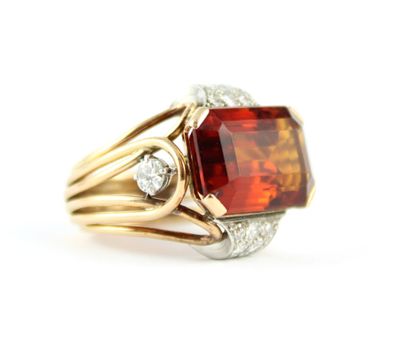 Bague en or jaune 18K (750/1000) et platine...