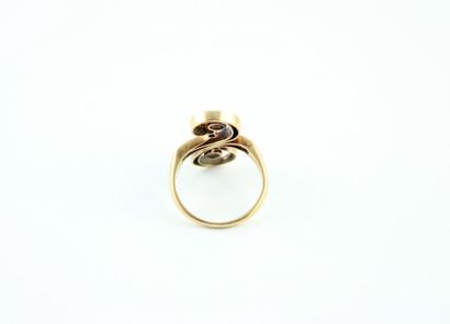Bague belle époque en or jaune 18K (750/1000)...