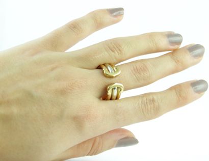 CARTIER 
Bague double C grand modèle or jaune...