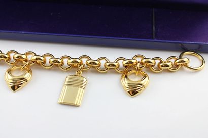 BOUCHERON 
Bracelet en métal doré fantaisie...