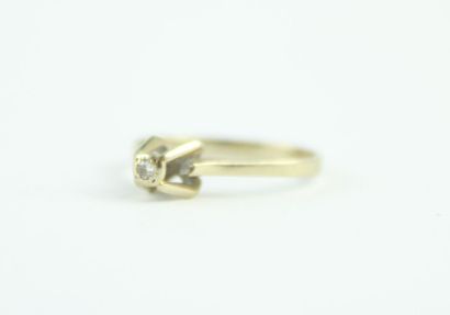 Bague solitaire en or gris18K (750/1000)...