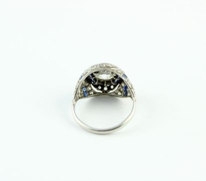 Bague d'époque art déco en platine (900/1000)...