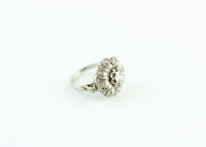 Bague en platine (8000/1000) et diamants...