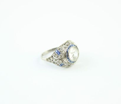Bague d'époque art déco en platine (900/1000)...