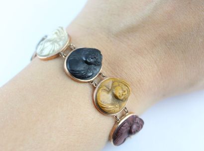 Bracelet en or rose 9K (375/1000) orné de...