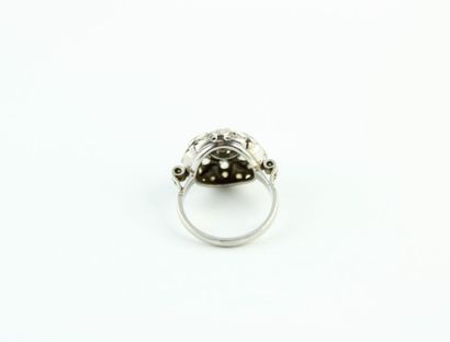 Bague en platine (8000/1000) et diamants...