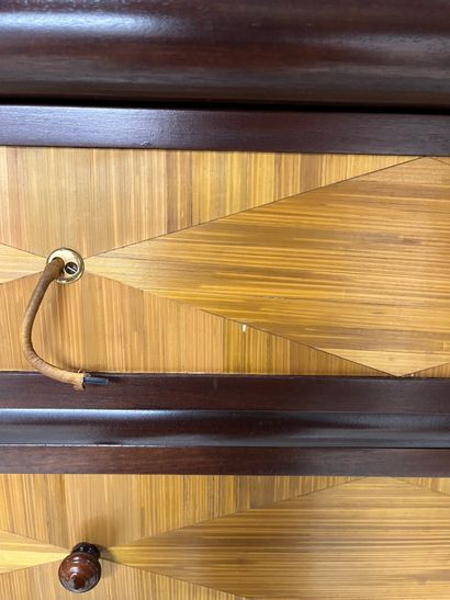 SEMAINIER EN BOIS 
Recouvert de marqueterie...