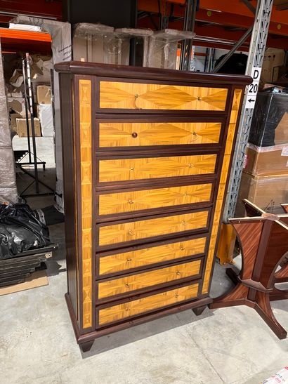 SEMAINIER EN BOIS 
Recouvert de marqueterie...