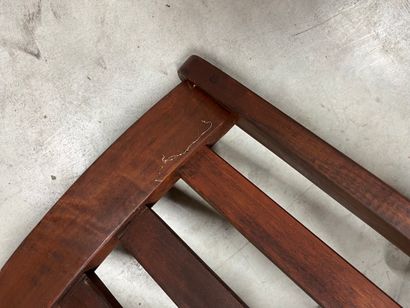 SUITE DE QUATRE CHAISES PLIANTES en bois...