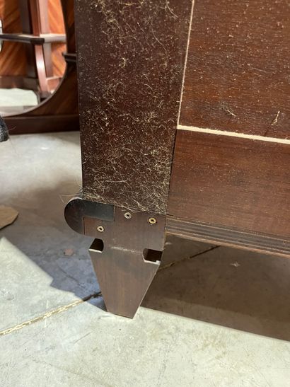 SEMAINIER EN BOIS 
Recouvert de marqueterie...