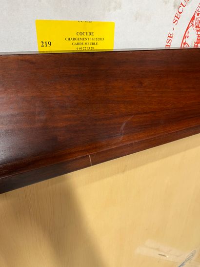 PAIRE DE TABLES BASSES
En bois, le plateau...