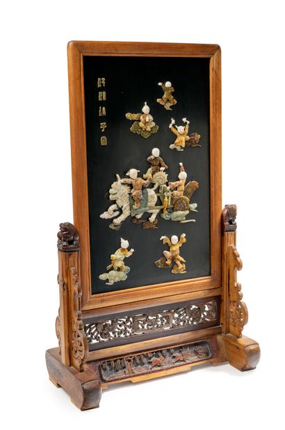 CHINE, XXe SIÈCLE
Grand écran en bois et...