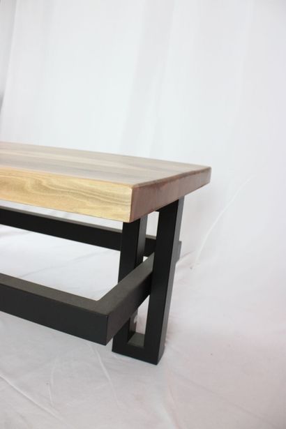 WEWOOD
Table basse avec plateau en noyer...