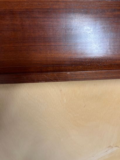 PAIRE DE TABLES BASSES
En bois, le plateau...