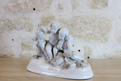 BADESSO d'après pour la manufacture de Capodimonte
Groupe...