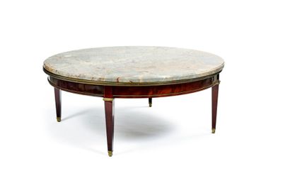 Table basse de salon de forme circulaire...
