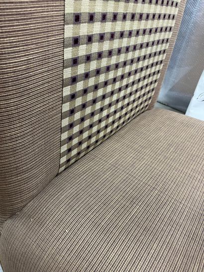 FAUTEUIL DE FORME CATHÉDRALE
Avec coussin...