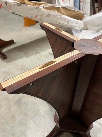 PAIRE DE TABLES BASSES
En bois, le plateau...