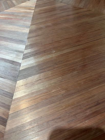 PAIRE DE TABLES BASSES
En bois, le plateau...