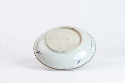 VIETNAM, VERS 1900
Grande coupe en porcelaine...