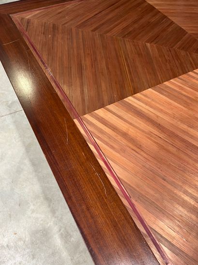 PAIRE DE TABLES BASSES
En bois, le plateau...
