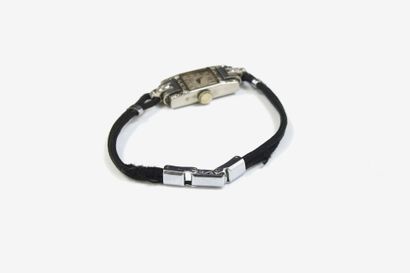 Ladies' watch case in platinum (900/1000th)...