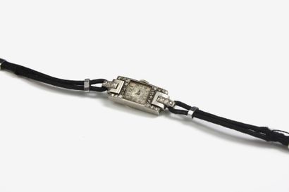 Ladies' watch case in platinum (900/1000th)...