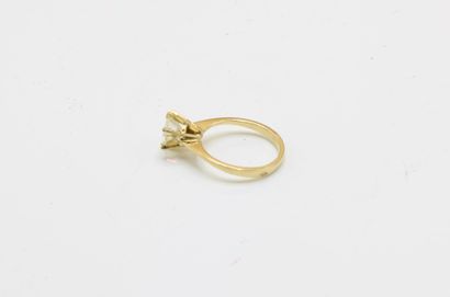 Solitaire ring in 18K (750/1000) yellow gold,...